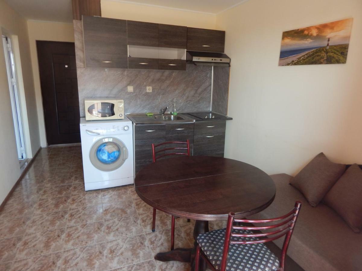 Dunav Apt.2 Равда Екстериор снимка