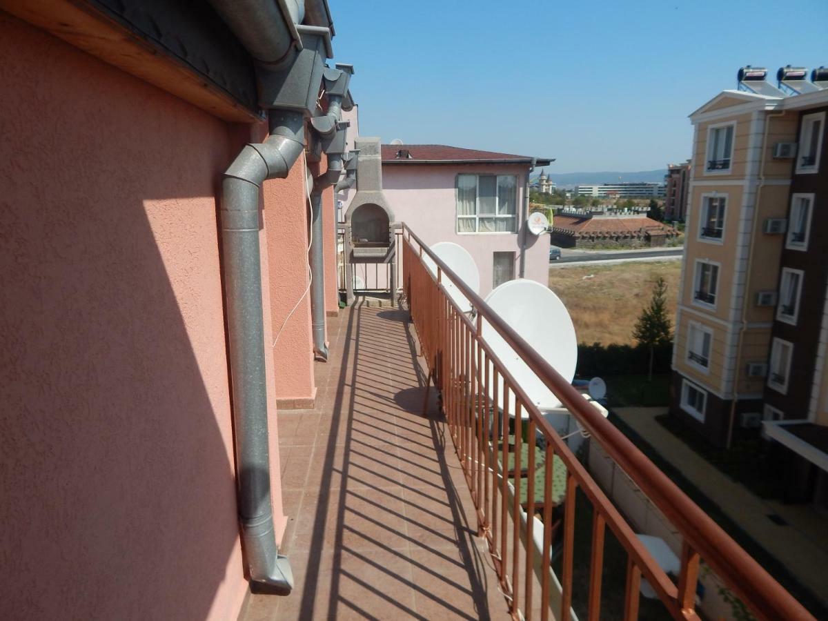 Dunav Apt.2 Равда Екстериор снимка