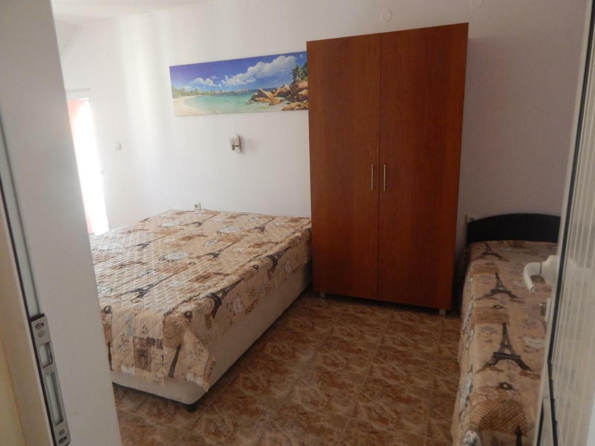 Dunav Apt.2 Равда Екстериор снимка